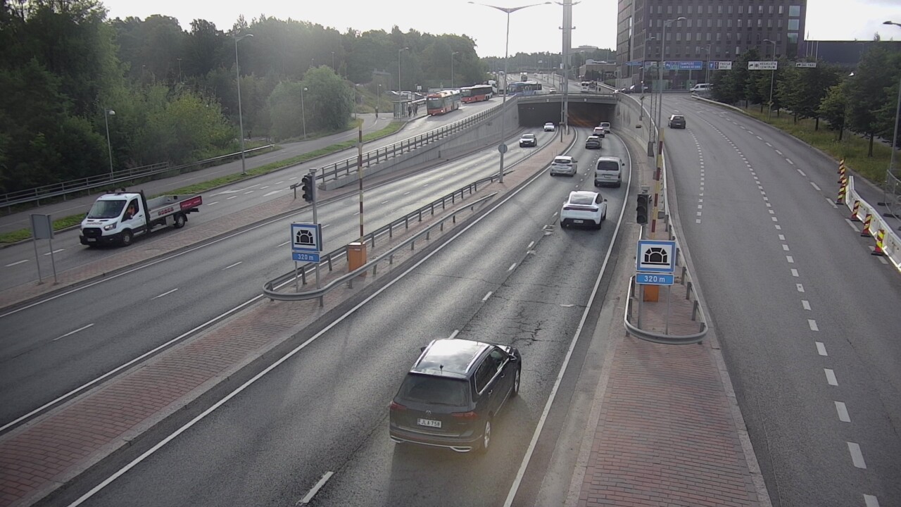 Kelikamerat Kuva Tie 100 Helsinki Hakamäentie, Kivihaan tunneli, länsi, Helsinki, Uusimaa