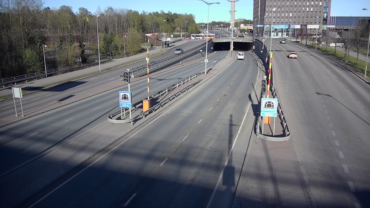Kelikamerat Kuva Tie 100 Helsinki Hakamäentie, Kivihaan tunneli, länsi, Helsinki, Uusimaa