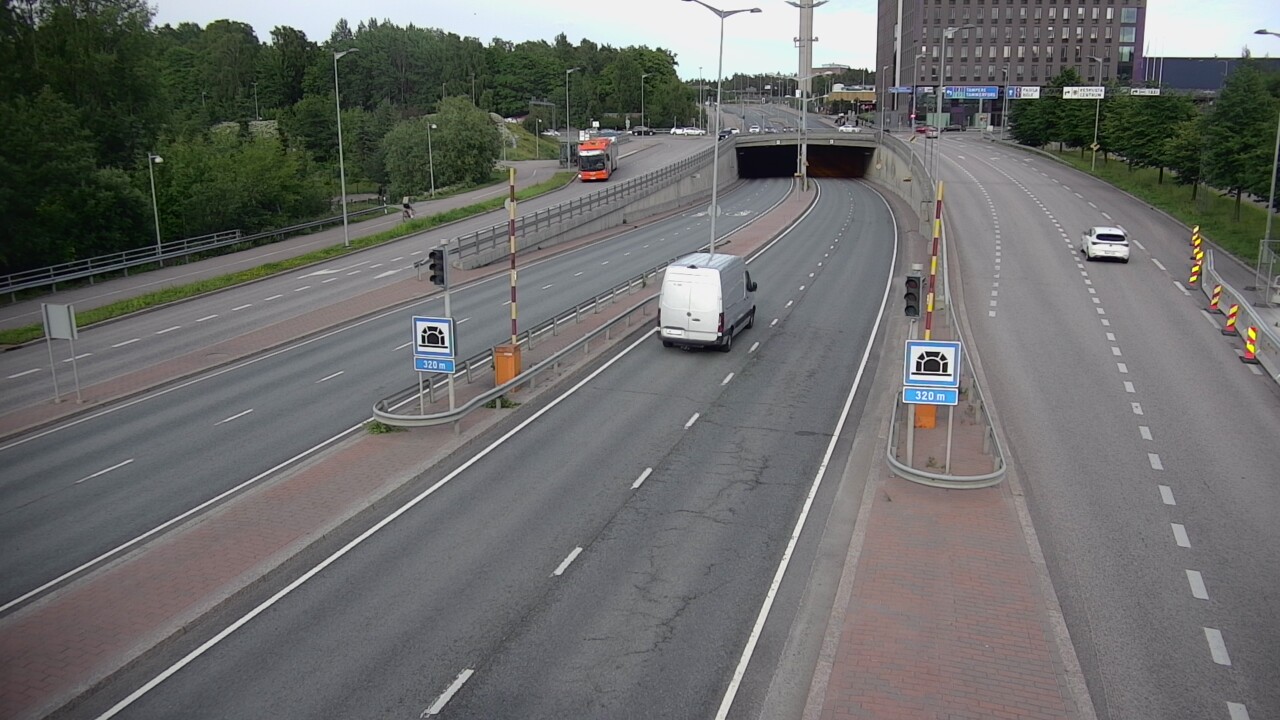 Kelikamerat Kuva Tie 100 Helsinki Hakamäentie, Kivihaan tunneli, länsi, Helsinki, Uusimaa