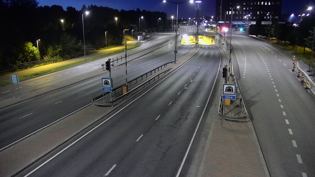 Kelikamerat Kuva Tie 100 Helsinki Hakamäentie, Kivihaan tunneli, länsi, Helsinki, Uusimaa
