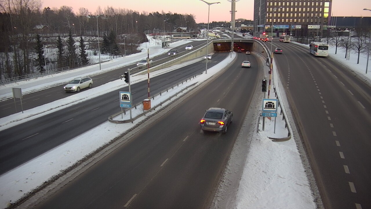 Kelikamerat Kuva Tie 100 Helsinki Hakamäentie, Kivihaan tunneli, länsi, Helsinki, Uusimaa