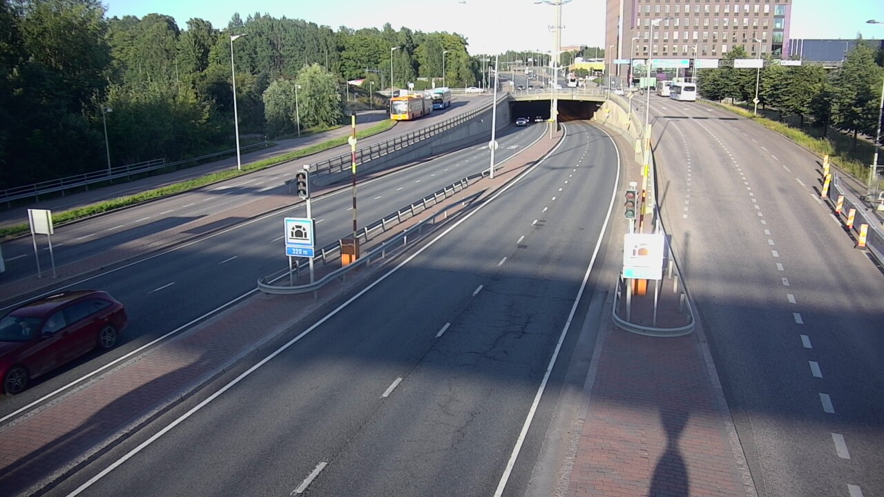 Kelikamerat Kuva Tie 100 Helsinki Hakamäentie, Kivihaan tunneli, länsi, Helsinki, Uusimaa