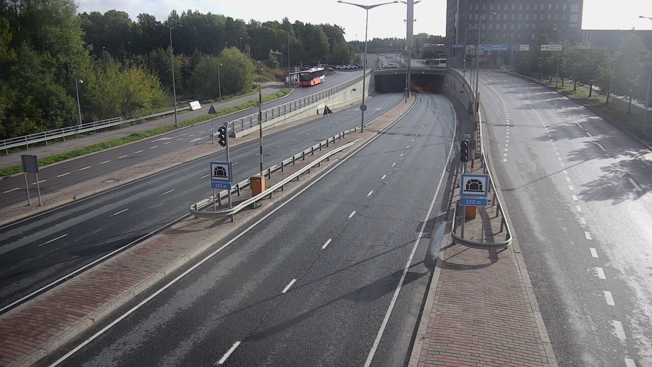 Kelikamerat Kuva Tie 100 Helsinki Hakamäentie, Kivihaan tunneli, länsi, Helsinki, Uusimaa