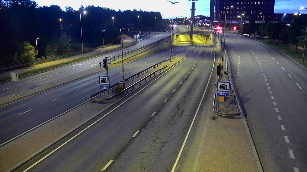 Kelikamerat Kuva Tie 100 Helsinki Hakamäentie, Kivihaan tunneli, länsi, Helsinki, Uusimaa