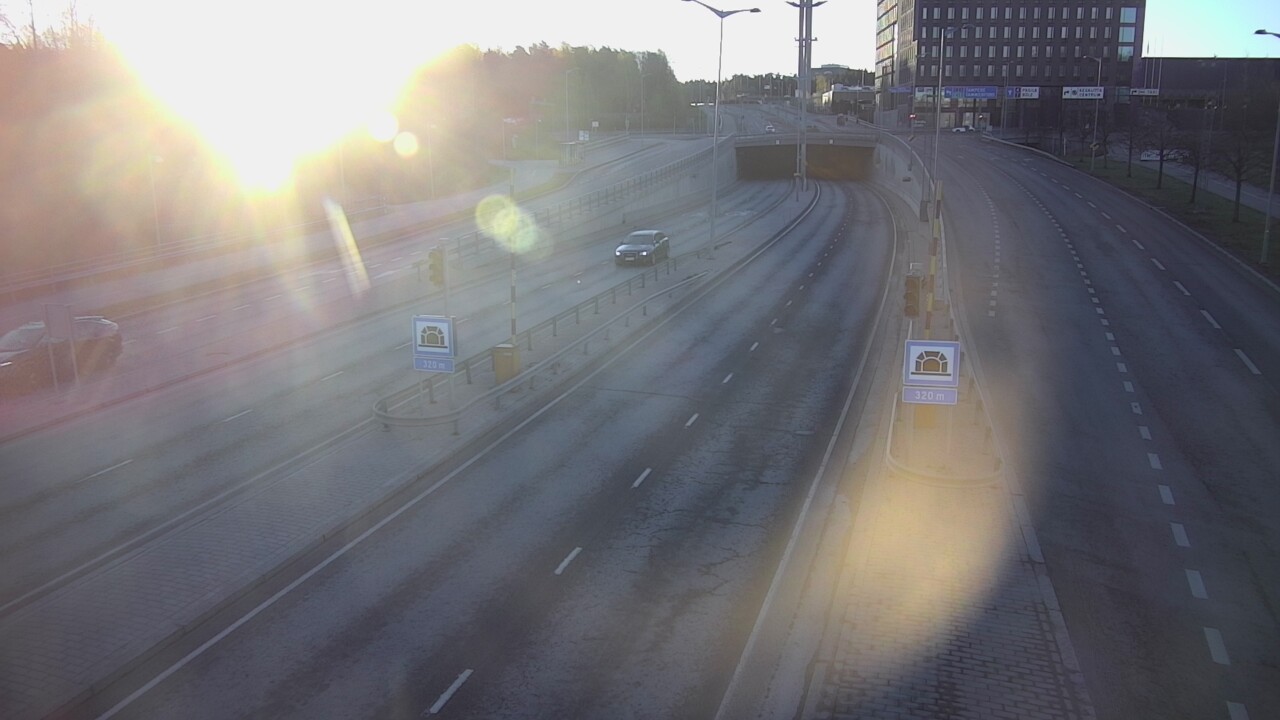 Kelikamerat Kuva Tie 100 Helsinki Hakamäentie, Kivihaan tunneli, länsi, Helsinki, Uusimaa