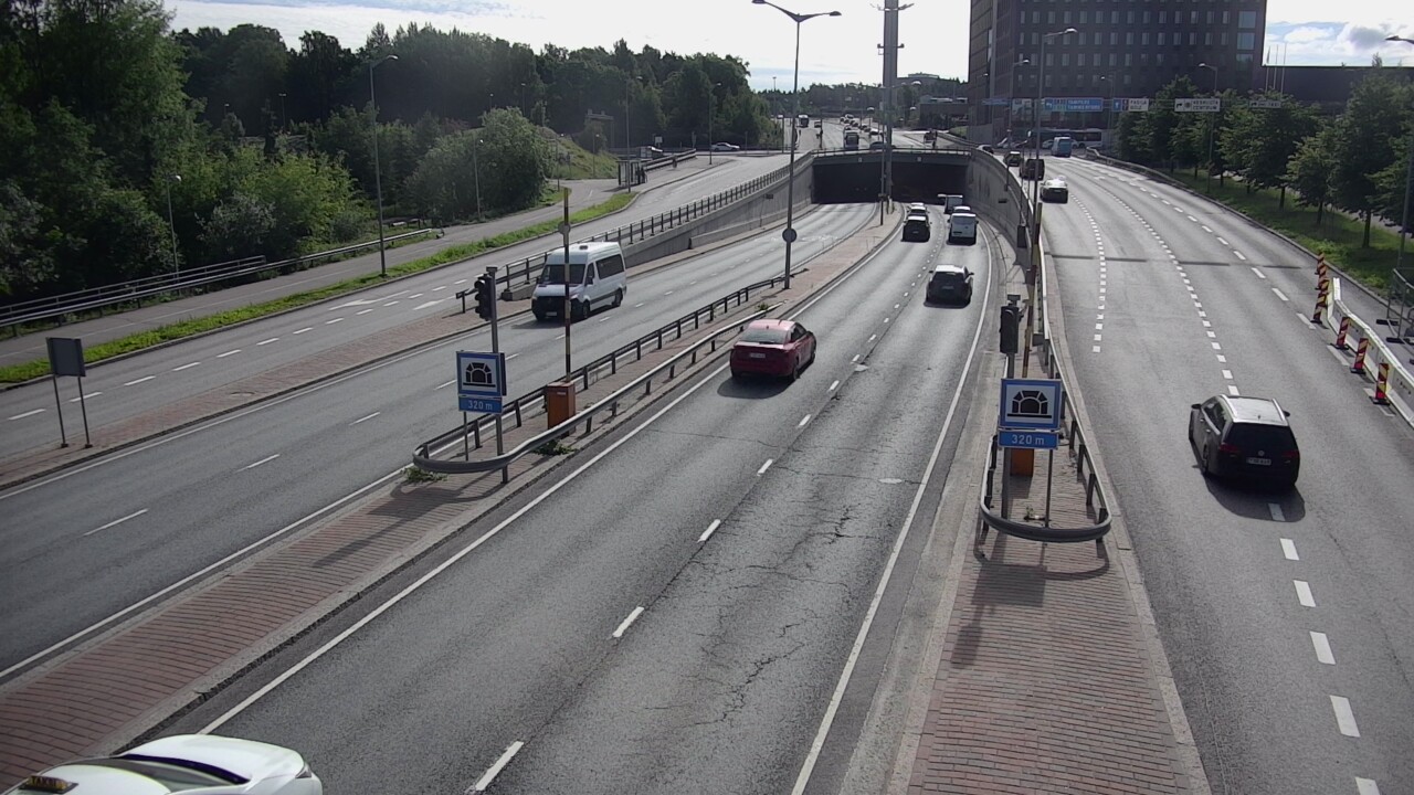 Kelikamerat Kuva Tie 100 Helsinki Hakamäentie, Kivihaan tunneli, länsi, Helsinki, Uusimaa