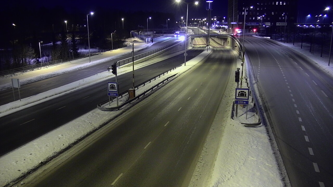 Weather Camera Image Road 100 Helsinki Hakamäentie, Kivihaan tunneli, länsi, Helsinki, Uusimaa