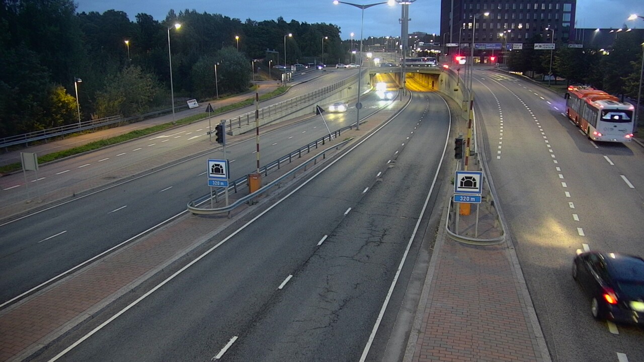 Kelikamerat Kuva Tie 100 Helsinki Hakamäentie, Kivihaan tunneli, länsi, Helsinki, Uusimaa