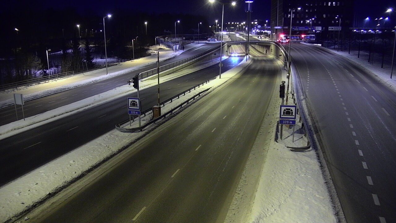 Weather Camera Image Road 100 Helsinki Hakamäentie, Kivihaan tunneli, länsi, Helsinki, Uusimaa