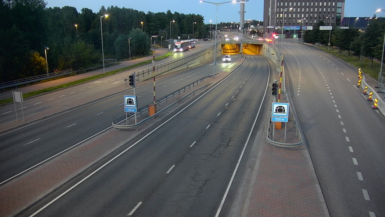 Kelikamerat Kuva Tie 100 Helsinki Hakamäentie, Kivihaan tunneli, länsi, Helsinki, Uusimaa