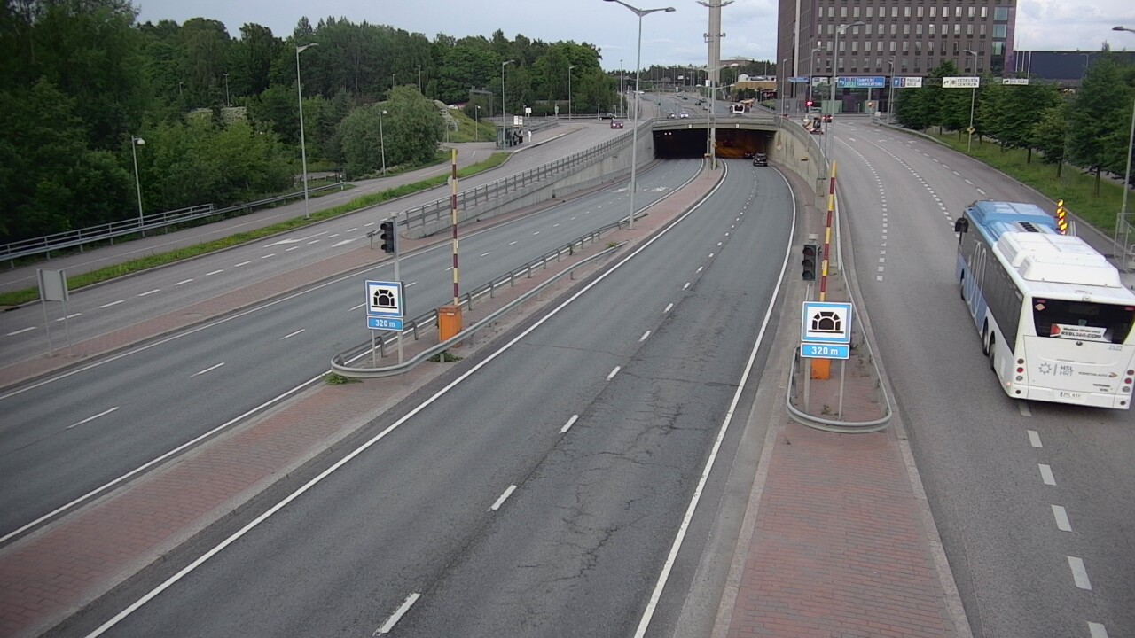 Kelikamerat Kuva Tie 100 Helsinki Hakamäentie, Kivihaan tunneli, länsi, Helsinki, Uusimaa