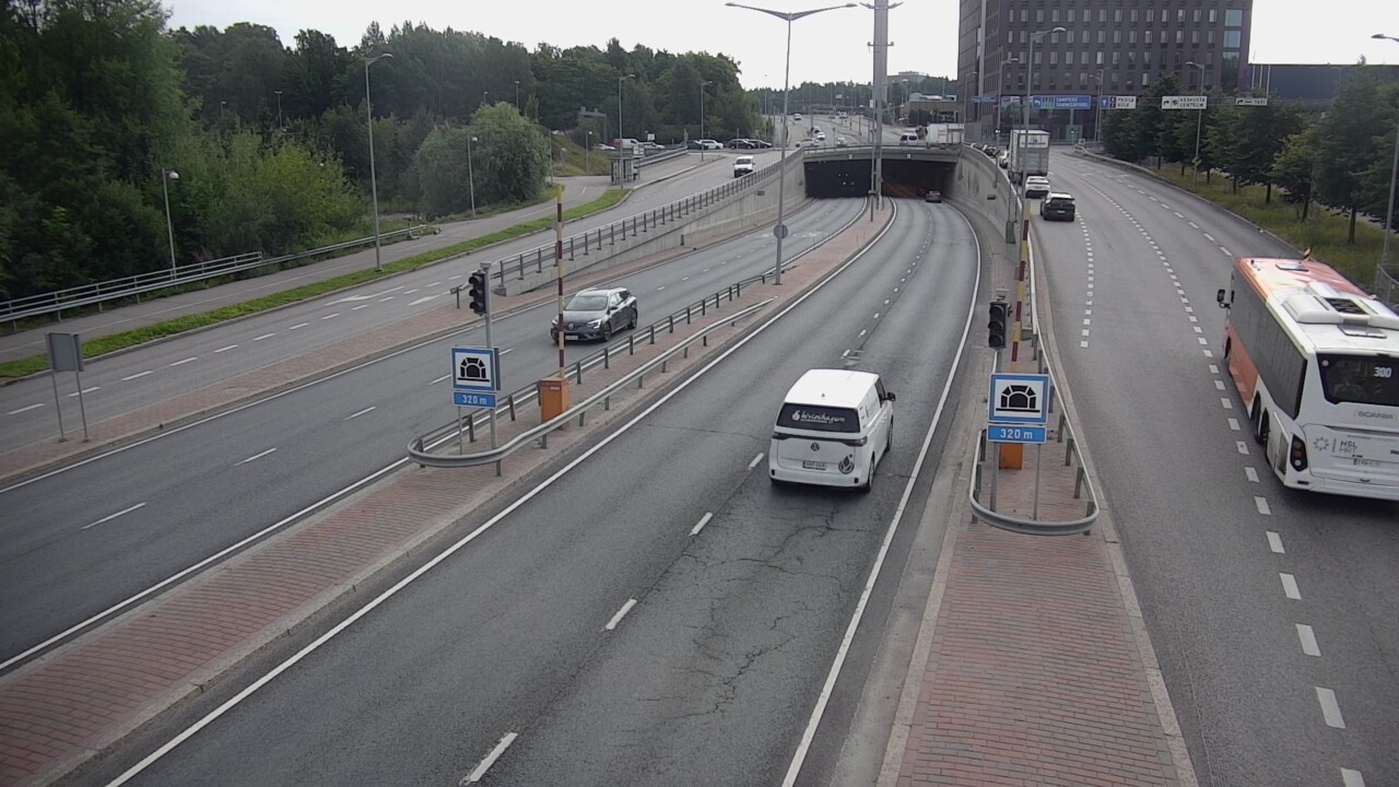 Weather Camera Image Road 100 Helsinki Hakamäentie, Kivihaan tunneli, länsi, Helsinki, Uusimaa