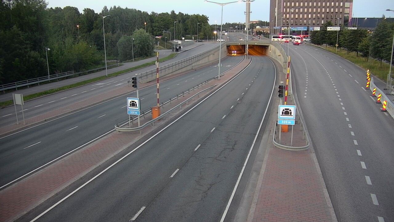 Kelikamerat Kuva Tie 100 Helsinki Hakamäentie, Kivihaan tunneli, länsi, Helsinki, Uusimaa