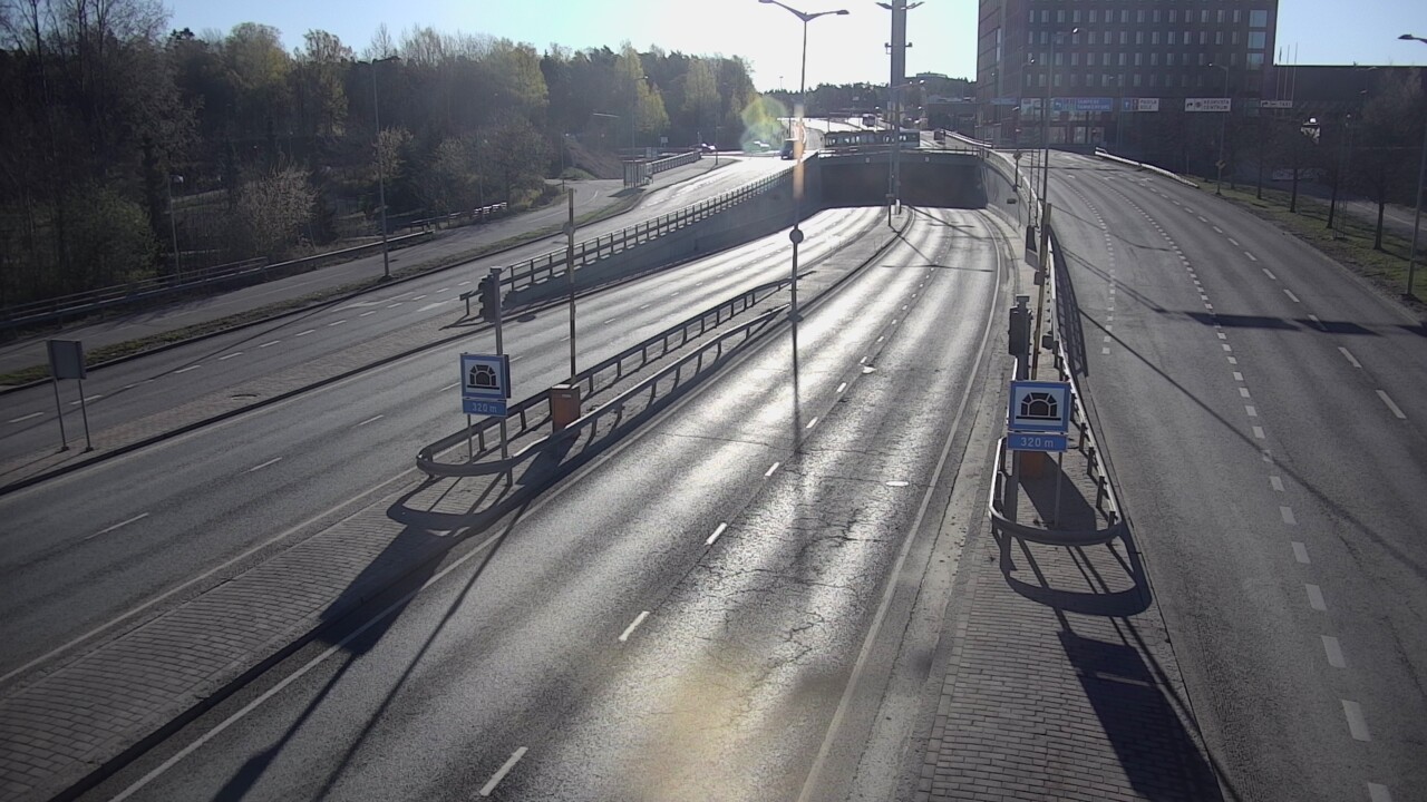 Kelikamerat Kuva Tie 100 Helsinki Hakamäentie, Kivihaan tunneli, länsi, Helsinki, Uusimaa