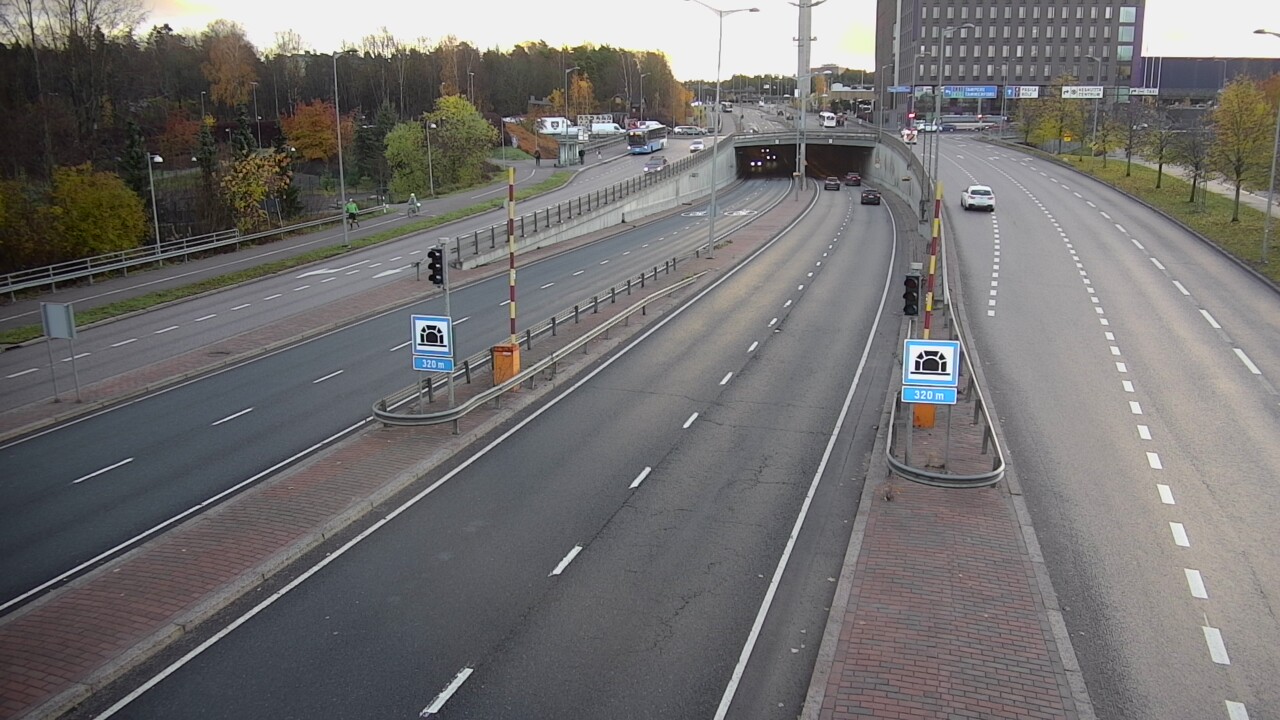 Kelikamerat Kuva Tie 100 Helsinki Hakamäentie, Kivihaan tunneli, länsi, Helsinki, Uusimaa