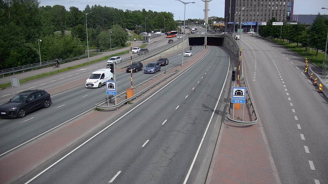 Kelikamerat Kuva Tie 100 Helsinki Hakamäentie, Kivihaan tunneli, länsi, Helsinki, Uusimaa