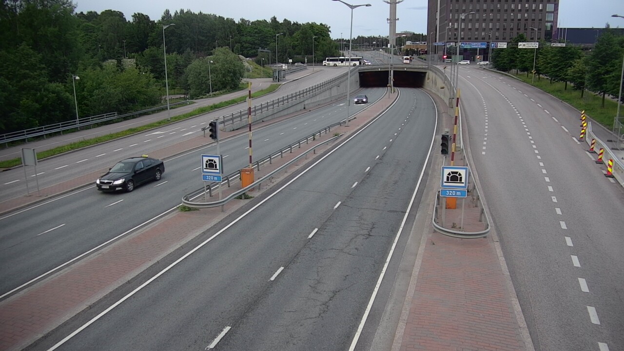 Kelikamerat Kuva Tie 100 Helsinki Hakamäentie, Kivihaan tunneli, länsi, Helsinki, Uusimaa