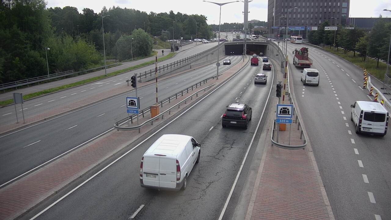 Kelikamerat Kuva Tie 100 Helsinki Hakamäentie, Kivihaan tunneli, länsi, Helsinki, Uusimaa