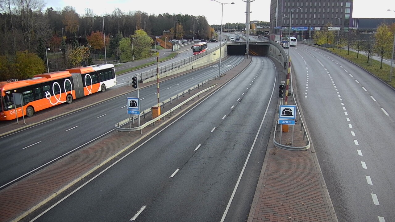 Kelikamerat Kuva Tie 100 Helsinki Hakamäentie, Kivihaan tunneli, länsi, Helsinki, Uusimaa