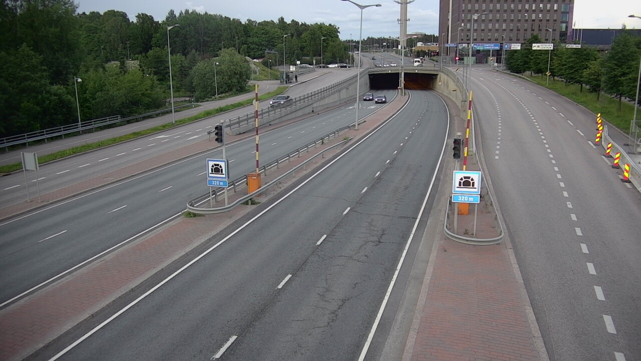 Kelikamerat Kuva Tie 100 Helsinki Hakamäentie, Kivihaan tunneli, länsi, Helsinki, Uusimaa