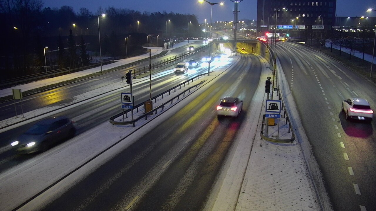 Kelikamerat Kuva Tie 100 Helsinki Hakamäentie, Kivihaan tunneli, länsi, Helsinki, Uusimaa