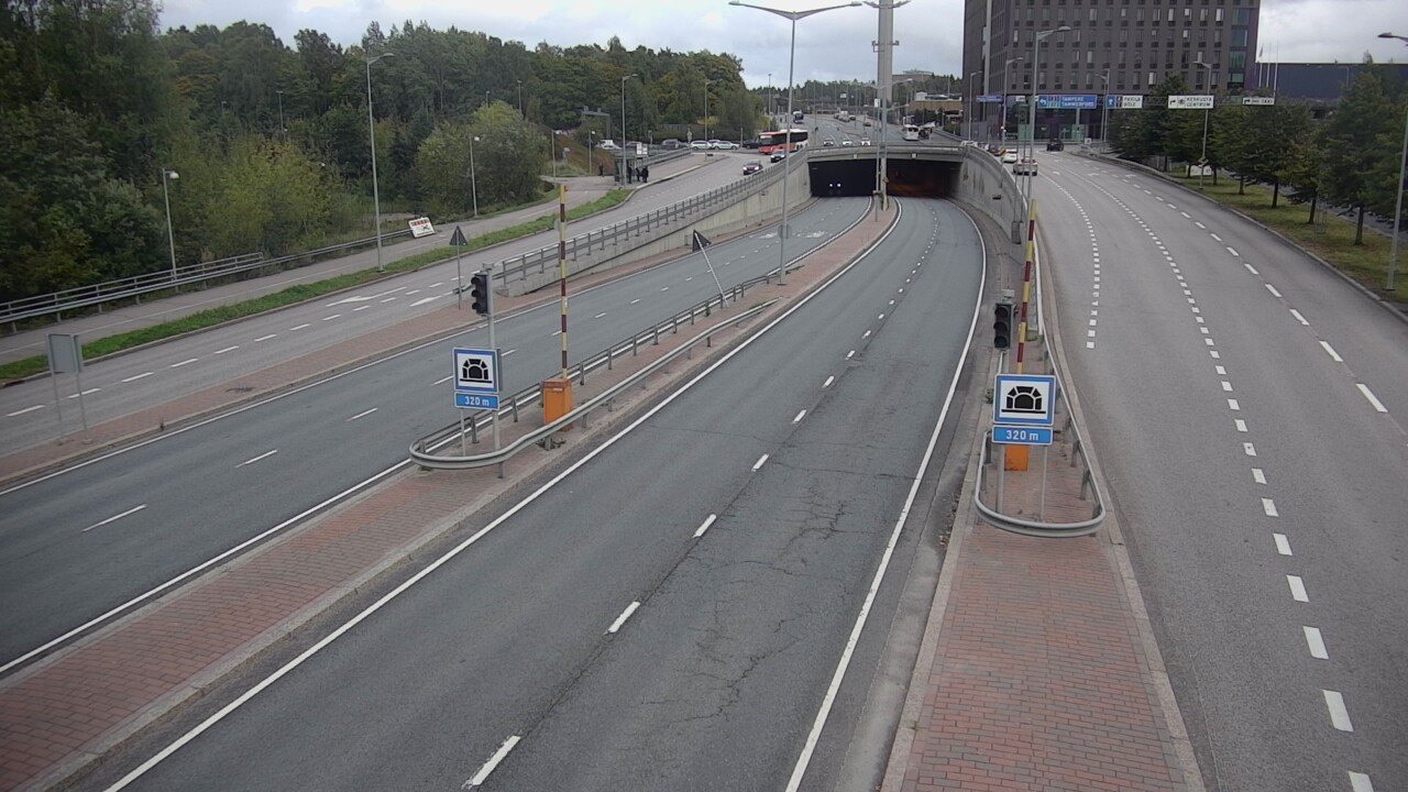 Kelikamerat Kuva Tie 100 Helsinki Hakamäentie, Kivihaan tunneli, länsi, Helsinki, Uusimaa
