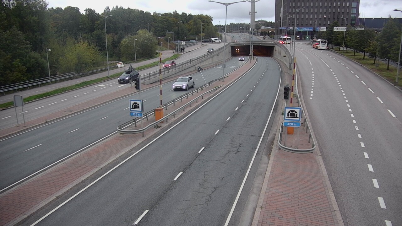 Kelikamerat Kuva Tie 100 Helsinki Hakamäentie, Kivihaan tunneli, länsi, Helsinki, Uusimaa