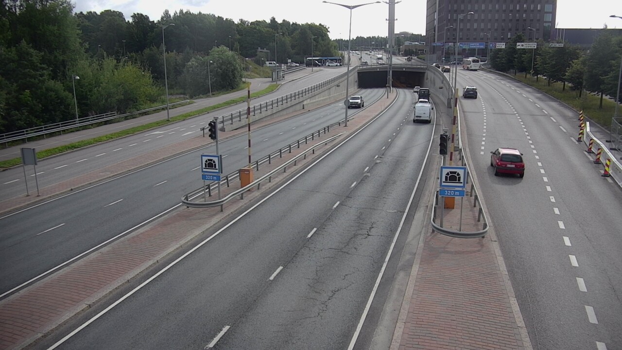 Kelikamerat Kuva Tie 100 Helsinki Hakamäentie, Kivihaan tunneli, länsi, Helsinki, Uusimaa