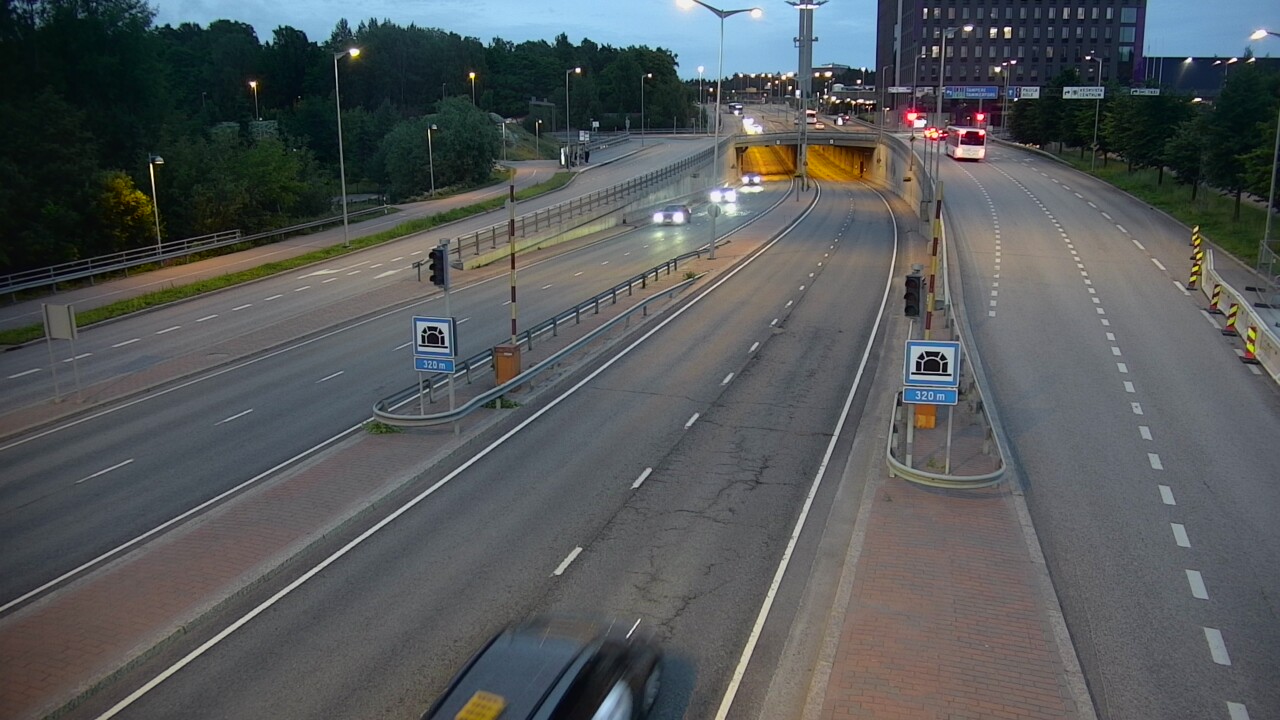Kelikamerat Kuva Tie 100 Helsinki Hakamäentie, Kivihaan tunneli, länsi, Helsinki, Uusimaa
