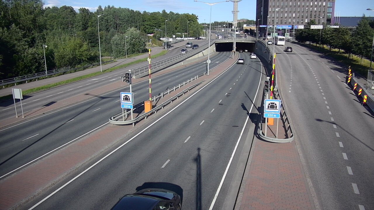 Kelikamerat Kuva Tie 100 Helsinki Hakamäentie, Kivihaan tunneli, länsi, Helsinki, Uusimaa