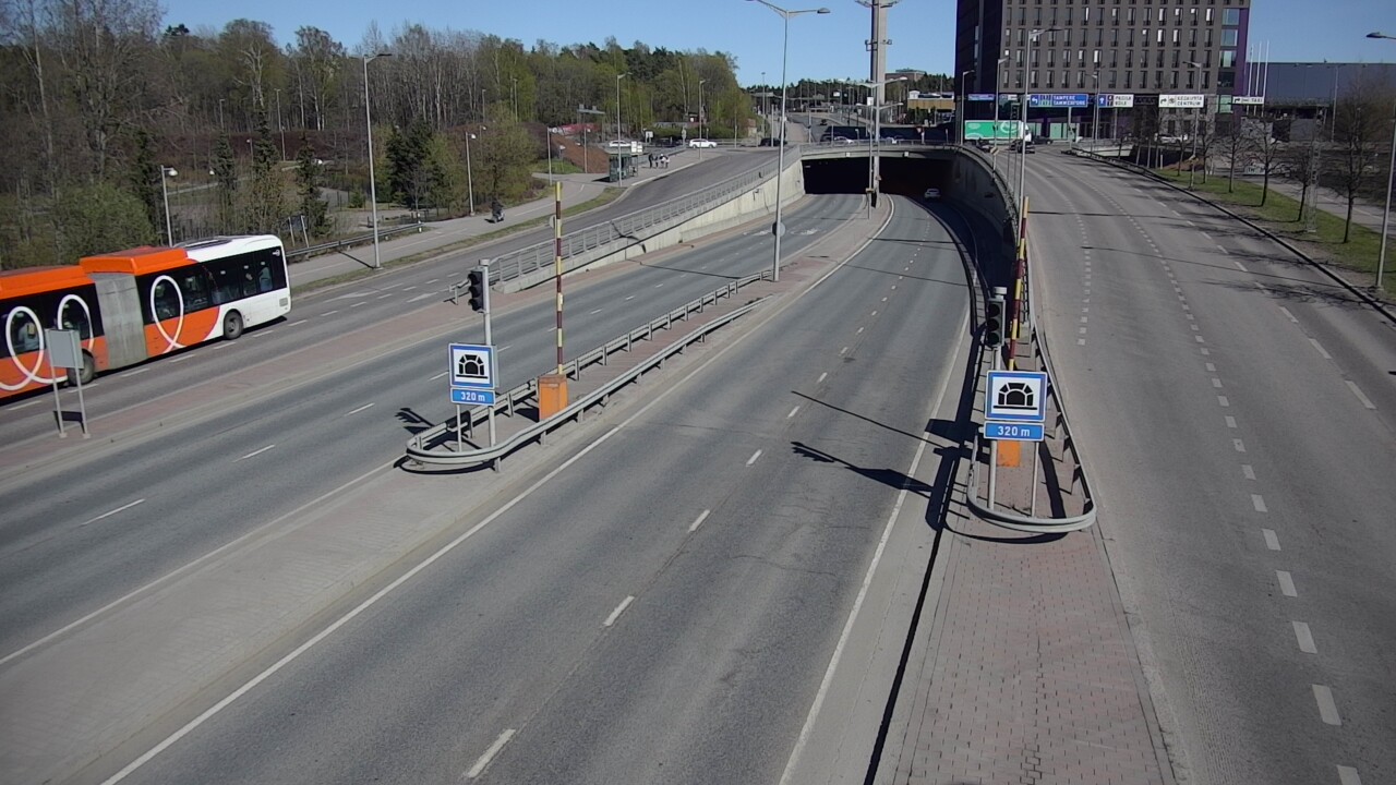 Kelikamerat Kuva Tie 100 Helsinki Hakamäentie, Kivihaan tunneli, länsi, Helsinki, Uusimaa