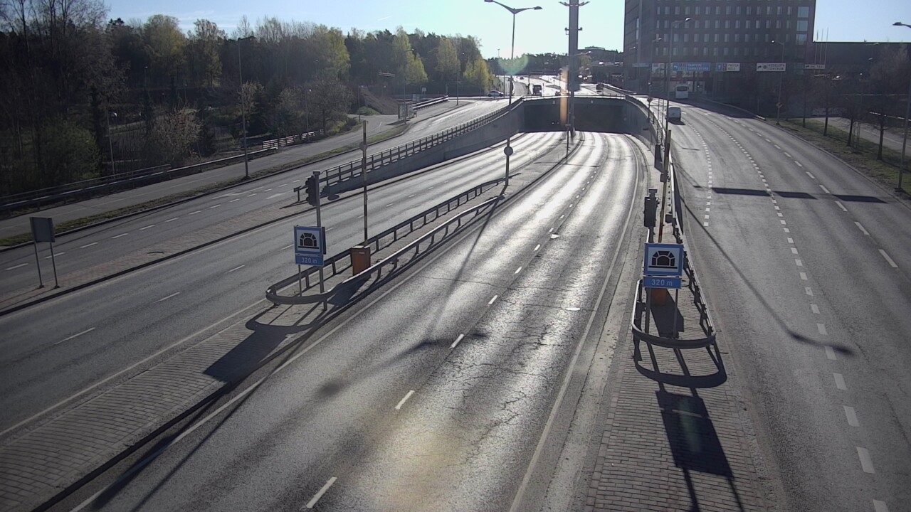 Kelikamerat Kuva Tie 100 Helsinki Hakamäentie, Kivihaan tunneli, länsi, Helsinki, Uusimaa