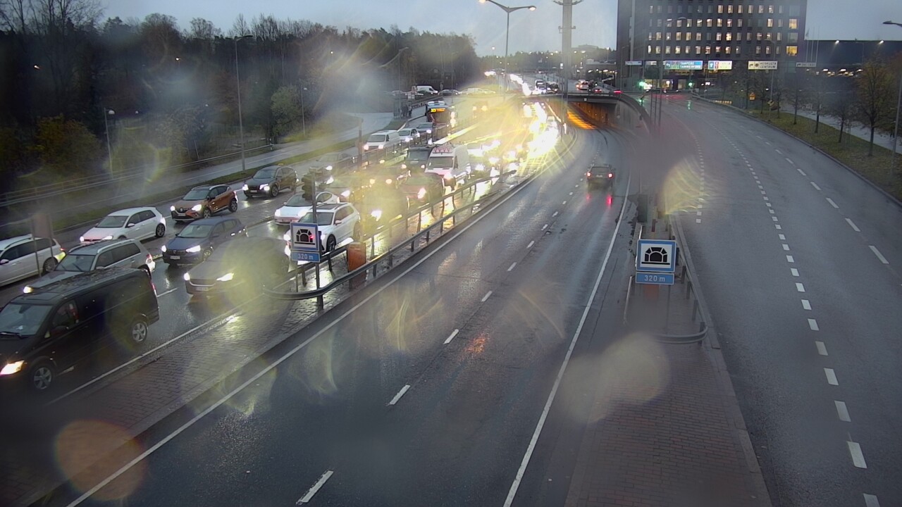 Kelikamerat Kuva Tie 100 Helsinki Hakamäentie, Kivihaan tunneli, länsi, Helsinki, Uusimaa