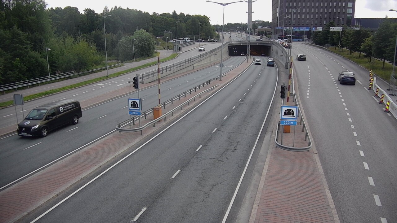 Kelikamerat Kuva Tie 100 Helsinki Hakamäentie, Kivihaan tunneli, länsi, Helsinki, Uusimaa