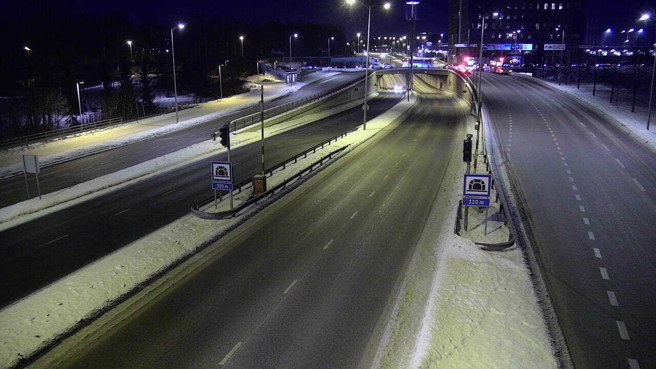Kelikamerat Kuva Tie 100 Helsinki Hakamäentie, Kivihaan tunneli, länsi, Helsinki, Uusimaa