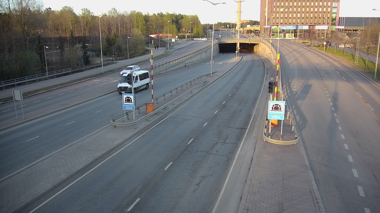 Kelikamerat Kuva Tie 100 Helsinki Hakamäentie, Kivihaan tunneli, länsi, Helsinki, Uusimaa