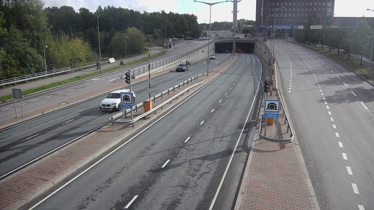 Kelikamerat Kuva Tie 100 Helsinki Hakamäentie, Kivihaan tunneli, länsi, Helsinki, Uusimaa