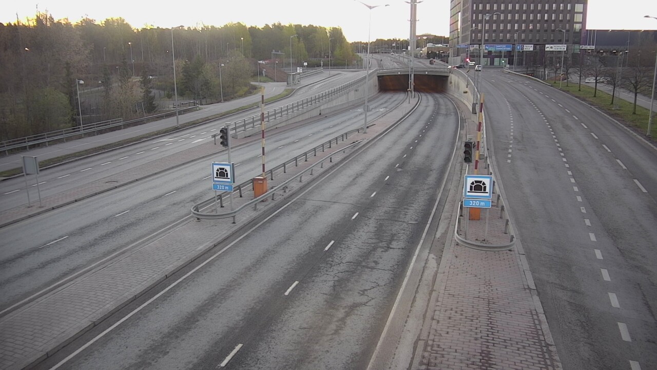 Kelikamerat Kuva Tie 100 Helsinki Hakamäentie, Kivihaan tunneli, länsi, Helsinki, Uusimaa