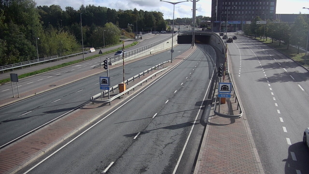 Weather Camera Image Road 100 Helsinki Hakamäentie, Kivihaan tunneli, länsi, Helsinki, Uusimaa