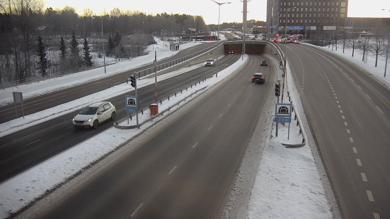 Kelikamerat Kuva Tie 100 Helsinki Hakamäentie, Kivihaan tunneli, länsi, Helsinki, Uusimaa