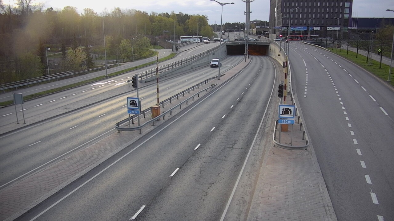 Kelikamerat Kuva Tie 100 Helsinki Hakamäentie, Kivihaan tunneli, länsi, Helsinki, Uusimaa