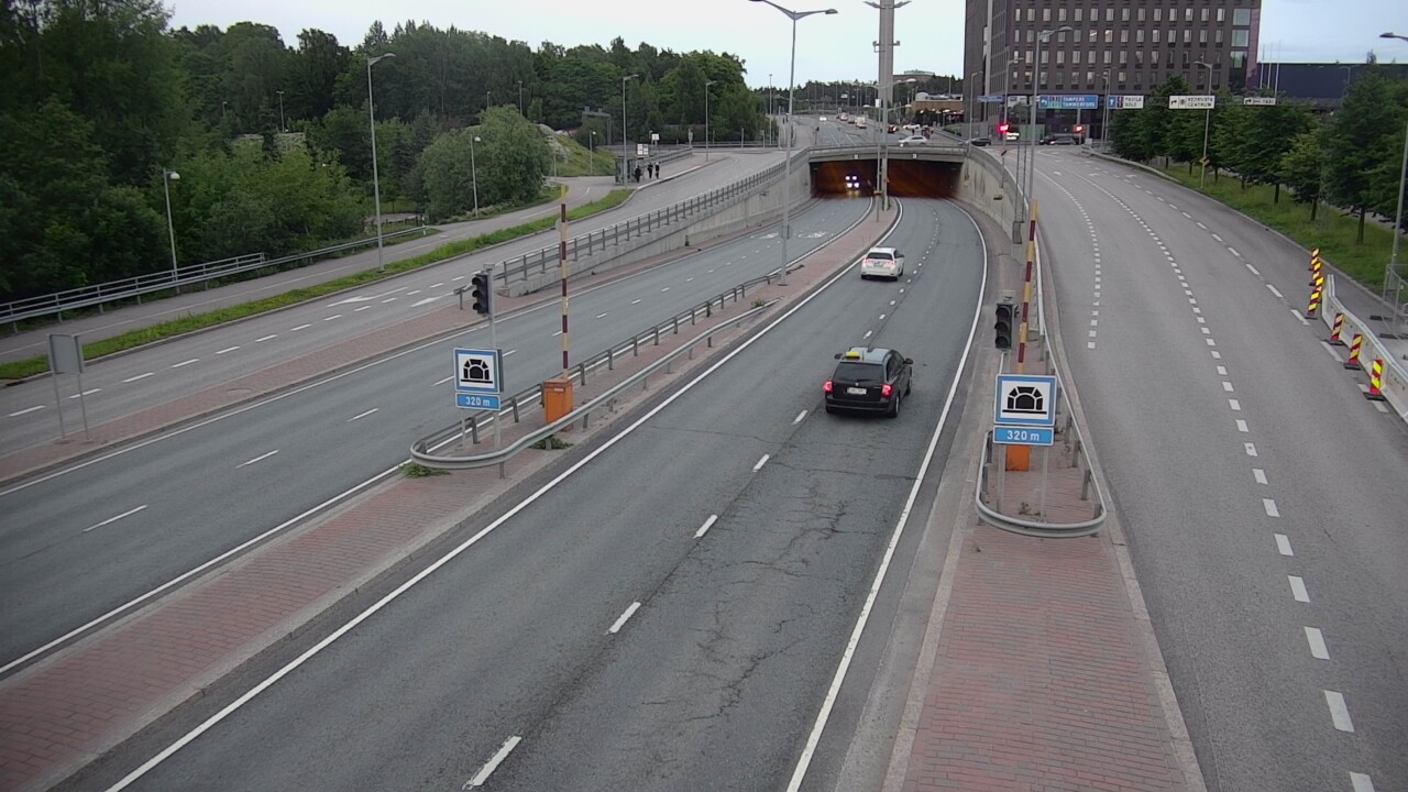 Kelikamerat Kuva Tie 100 Helsinki Hakamäentie, Kivihaan tunneli, länsi, Helsinki, Uusimaa