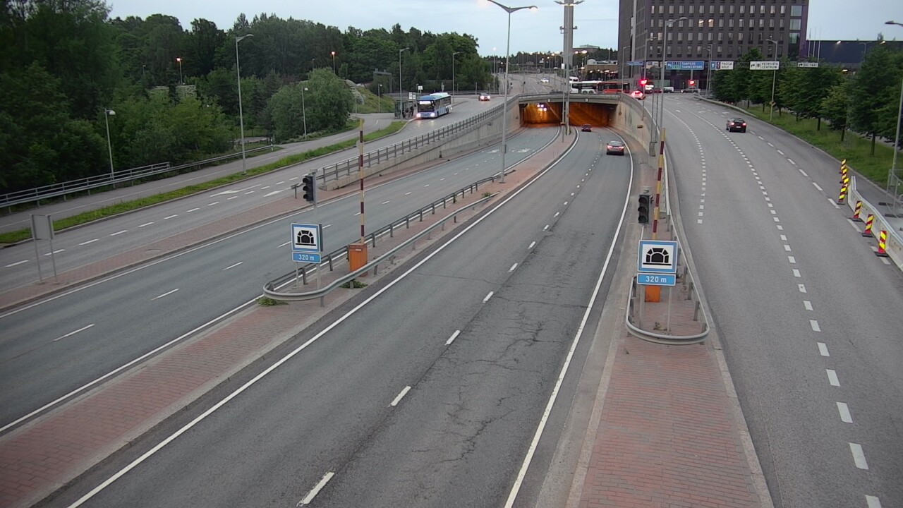 Kelikamerat Kuva Tie 100 Helsinki Hakamäentie, Kivihaan tunneli, länsi, Helsinki, Uusimaa