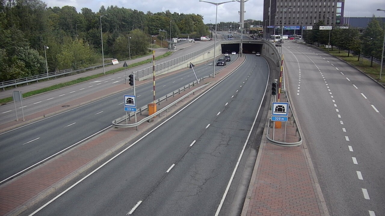 Kelikamerat Kuva Tie 100 Helsinki Hakamäentie, Kivihaan tunneli, länsi, Helsinki, Uusimaa