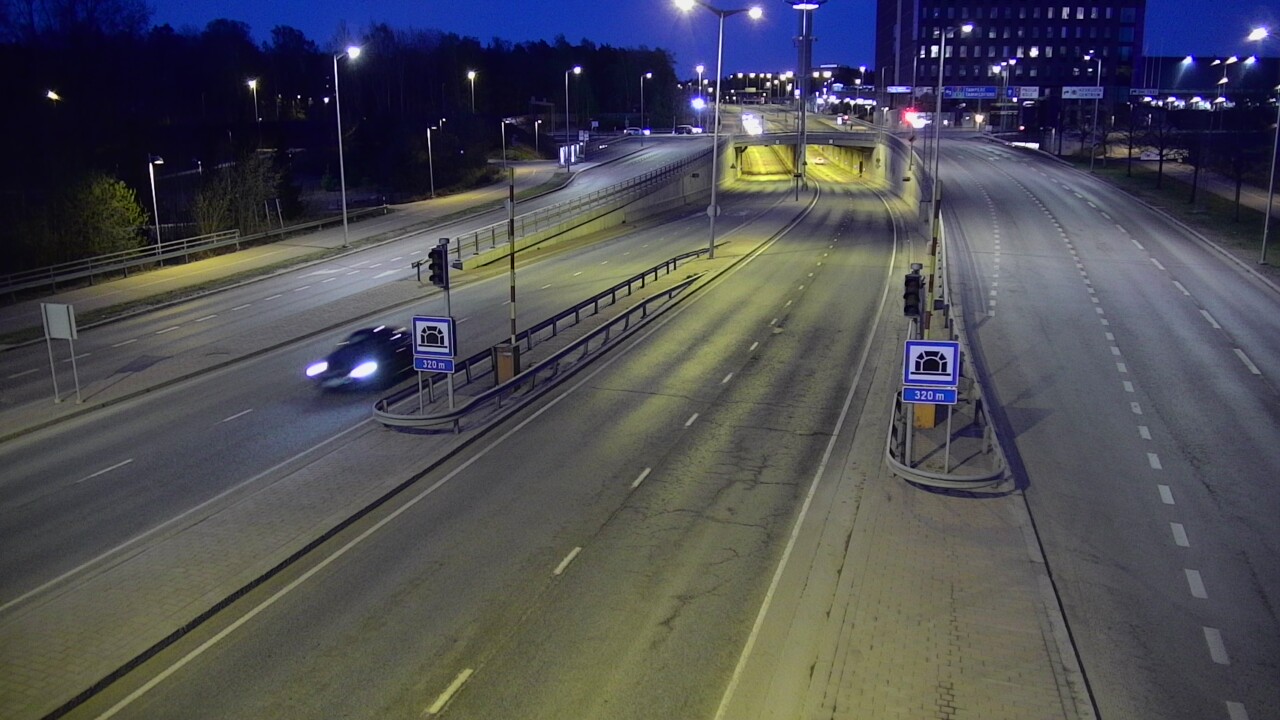 Weather Camera Image Road 100 Helsinki Hakamäentie, Kivihaan tunneli, länsi, Helsinki, Uusimaa