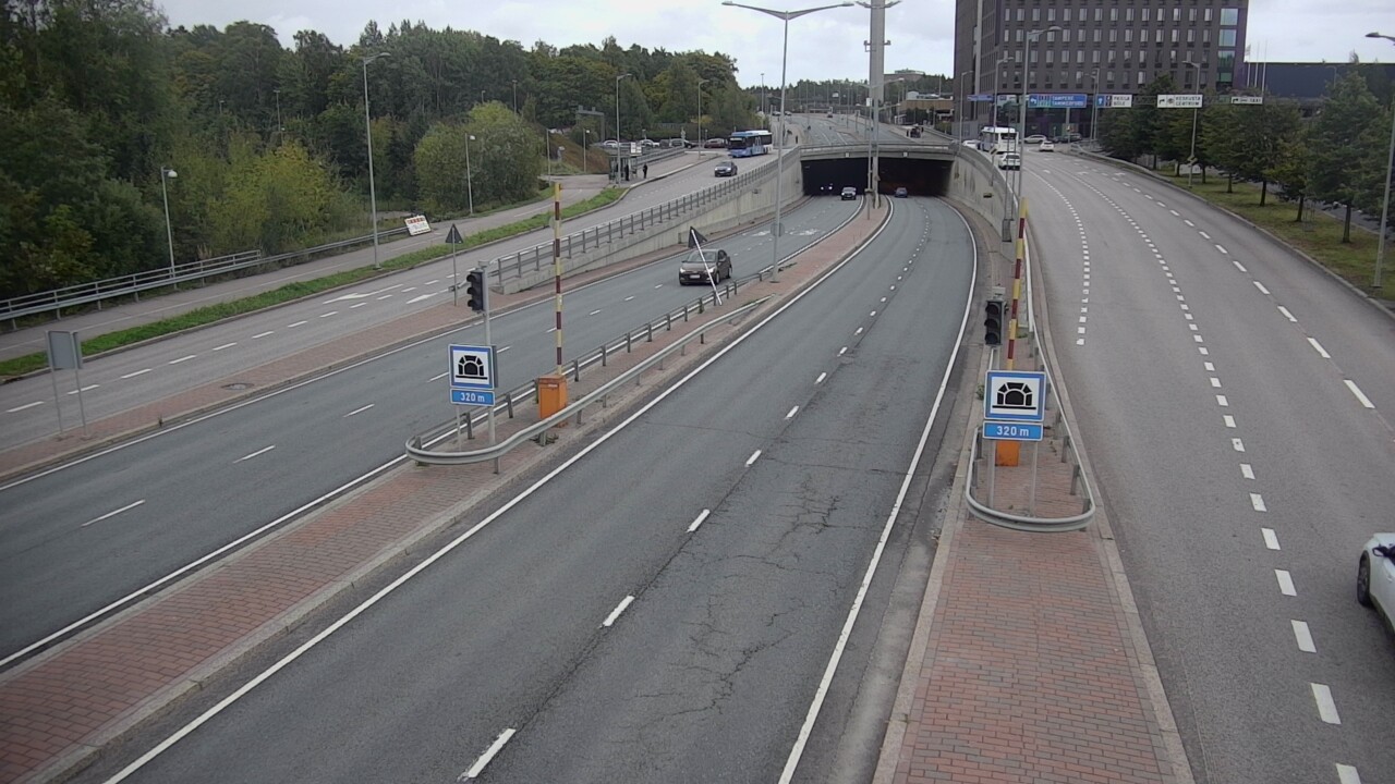 Kelikamerat Kuva Tie 100 Helsinki Hakamäentie, Kivihaan tunneli, länsi, Helsinki, Uusimaa