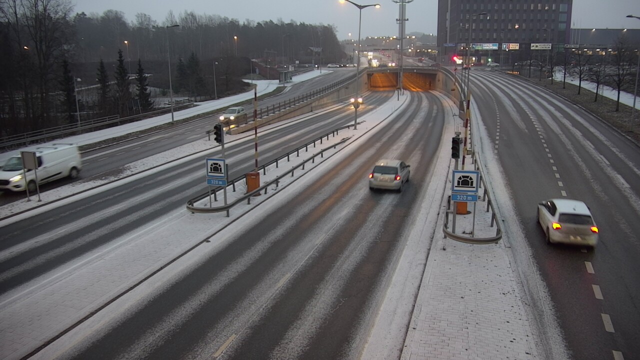Kelikamerat Kuva Tie 100 Helsinki Hakamäentie, Kivihaan tunneli, länsi, Helsinki, Uusimaa