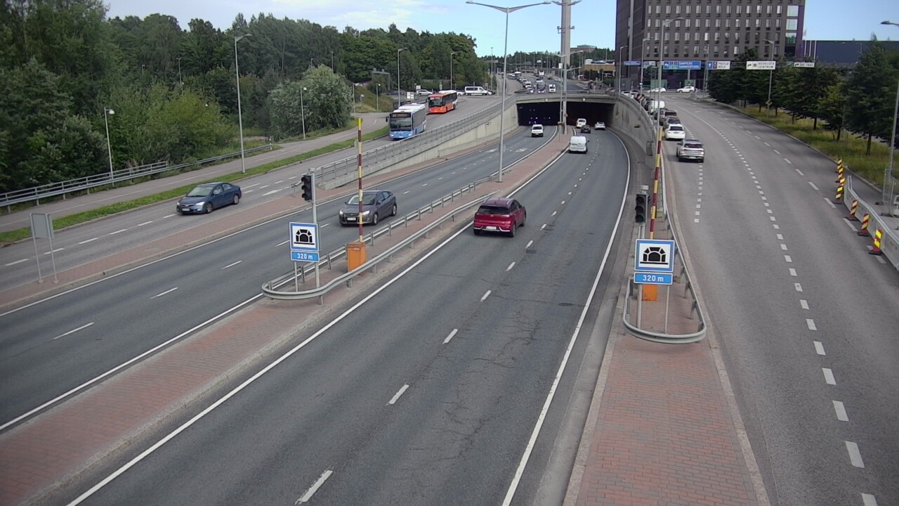 Kelikamerat Kuva Tie 100 Helsinki Hakamäentie, Kivihaan tunneli, länsi, Helsinki, Uusimaa