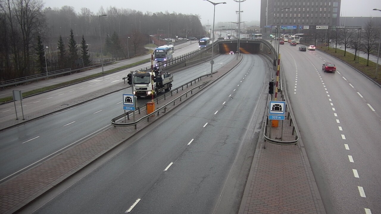 Kelikamerat Kuva Tie 100 Helsinki Hakamäentie, Kivihaan tunneli, länsi, Helsinki, Uusimaa