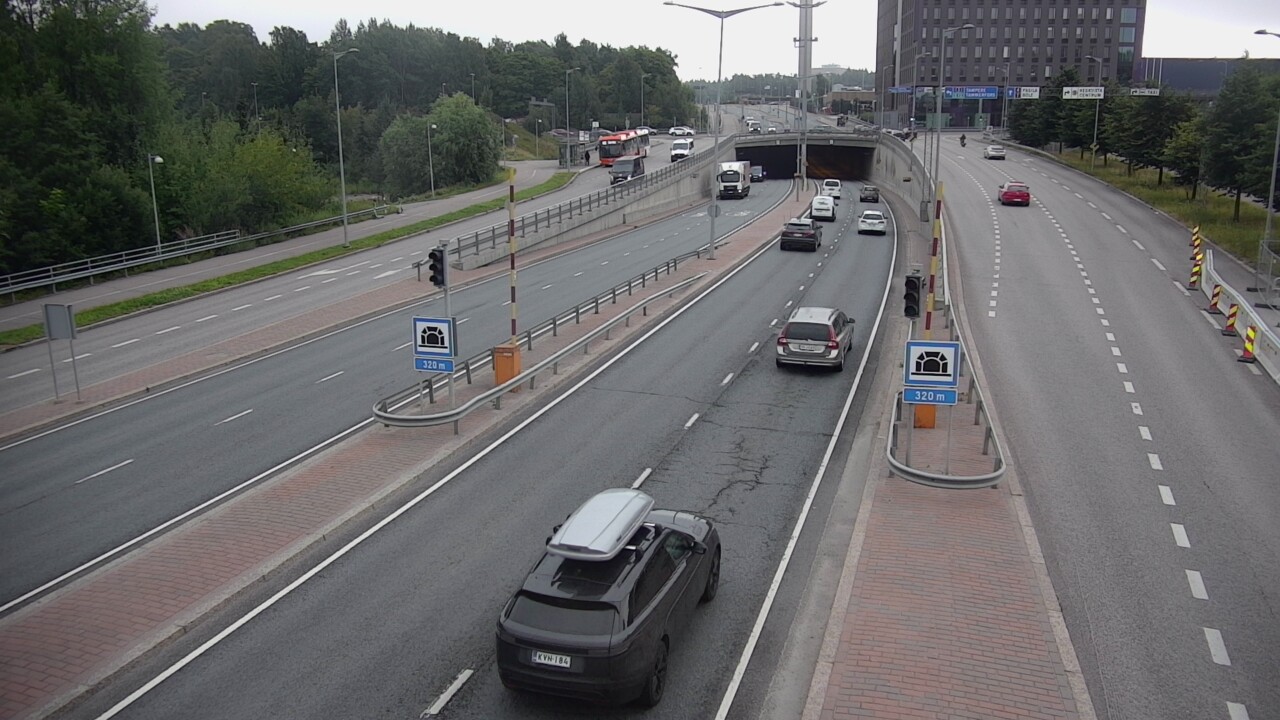 Weather Camera Image Road 100 Helsinki Hakamäentie, Kivihaan tunneli, länsi, Helsinki, Uusimaa